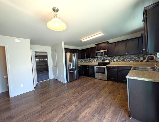 Building Photo - Charming home located in the Apple Creek Community in Dallas NC!