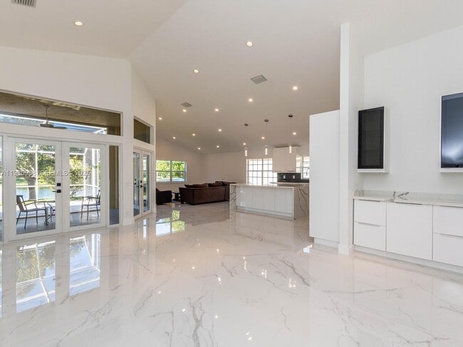 Building Photo - 381 Cameron Dr