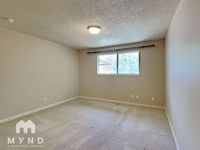 Building Photo - 19225 SW Prospect Pl