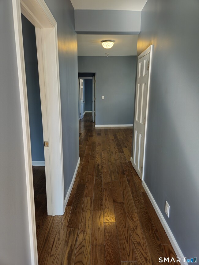 Building Photo - 25 Lexington St