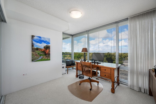 Building Photo - 9725 Woods Dr