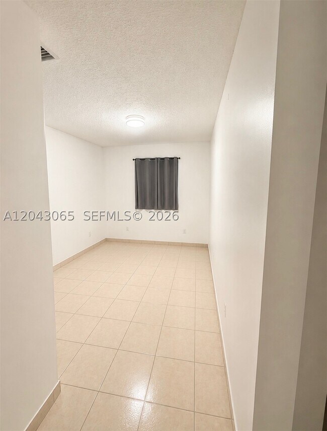 Building Photo - 8475 SW 156th Ct