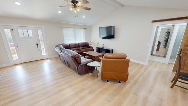 Building Photo - 56 Ken Helmly Ct