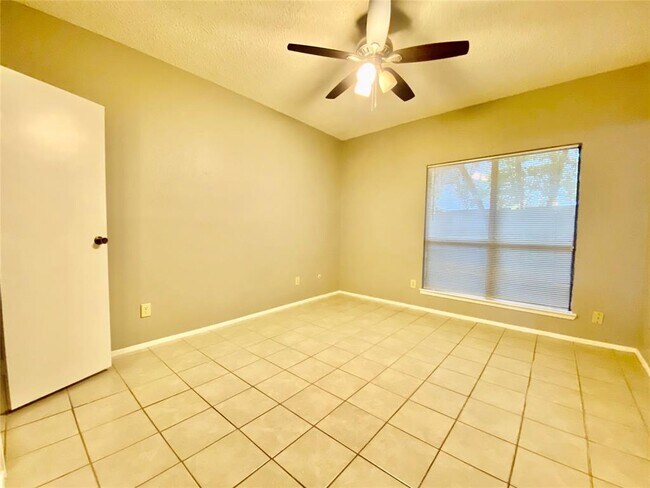 Building Photo - 10049 Westpark Dr