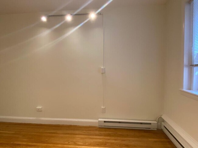 Building Photo - 1 bedroom in Boston MA 02118