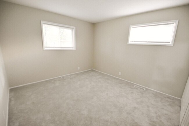Building Photo - Updated McKinley Terrace home, 3 bedroom 1...