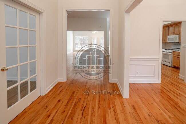 Building Photo - 9540 Starhawk Dr