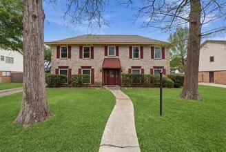Building Photo - 8115 Theisswood Rd
