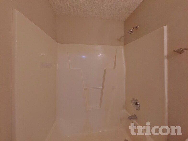 Building Photo - 2608 Misty Cove Pl NE