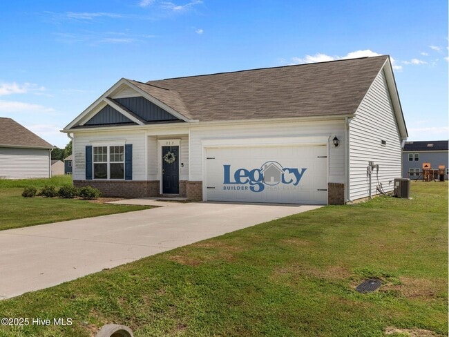 Building Photo - 313 Settlers Pointe Dr
