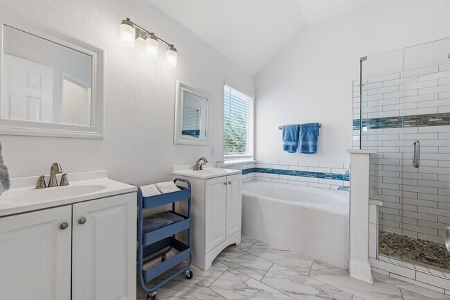 Building Photo - 4943 Sunset Ridge Dr