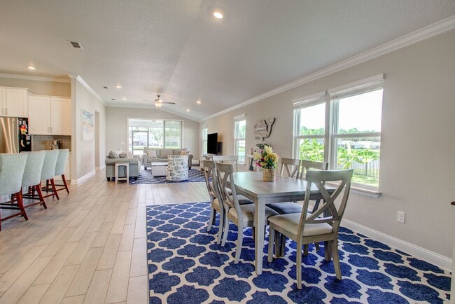 Building Photo - ST. AUGUSTINE HOME FOR RENT!
