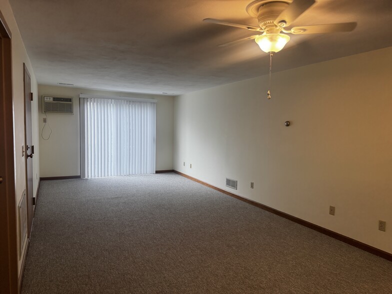 Building Photo - 182 Chenango Ave