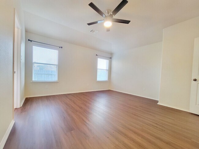 Building Photo - Beautiful 4 BR / 2 BA Home for Rent in Austin