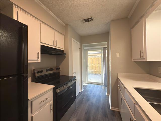 Building Photo - 8912 Greenmound Ave