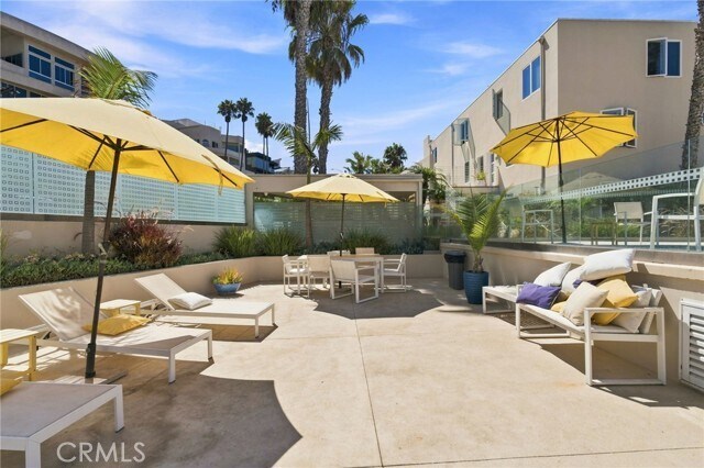 Building Photo - 7301 Vista Del Mar