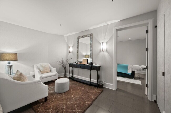 Building Photo - 118 E Erie St