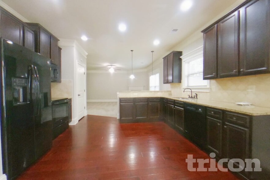 Building Photo - 191 Scenic Hills Dr