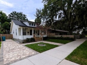 Building Photo - 809 N Hyer Ave
