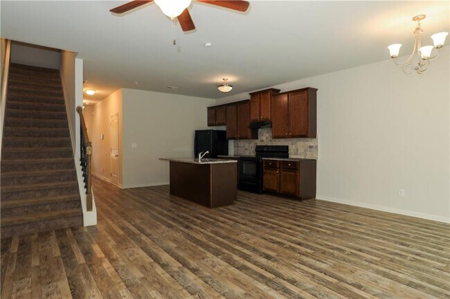 Building Photo - 1545 Iris Walk