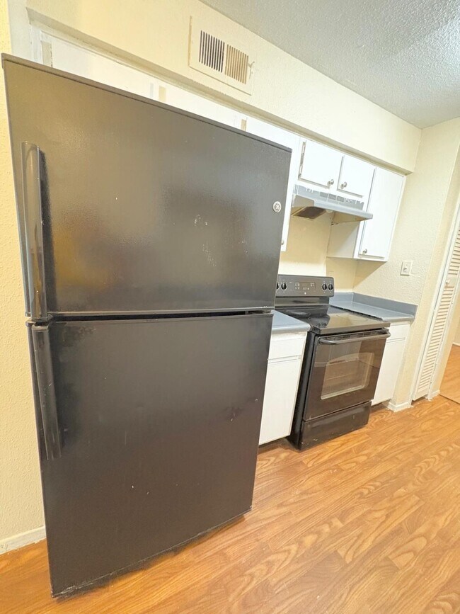 Building Photo - 6200 W Tidwell Rd