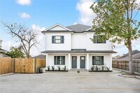 Building Photo - 426 W Genie St