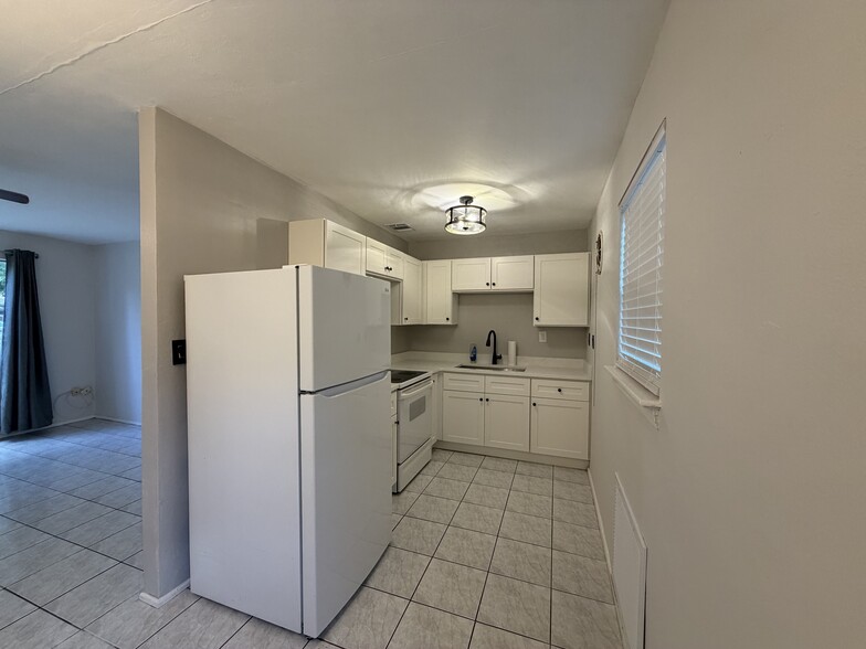 Building Photo - 6013 Chenango LN