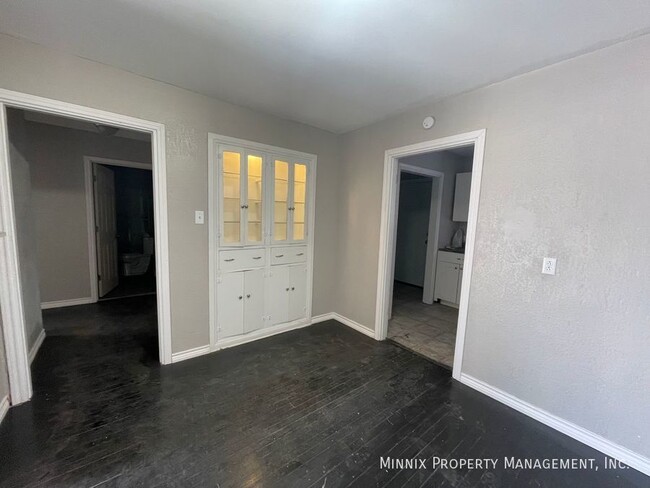 Building Photo - 202 S Virginia St