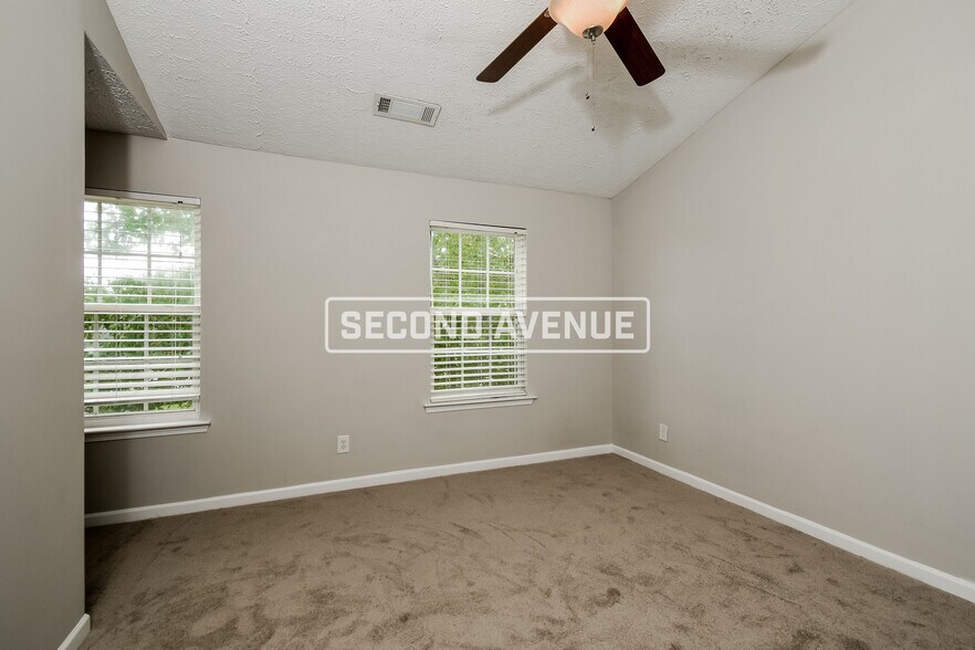 Building Photo - 208 Ilex Dr