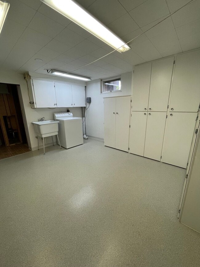 Building Photo - 2310 Fox Dr