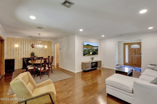 Building Photo - 3 Galewood Dr