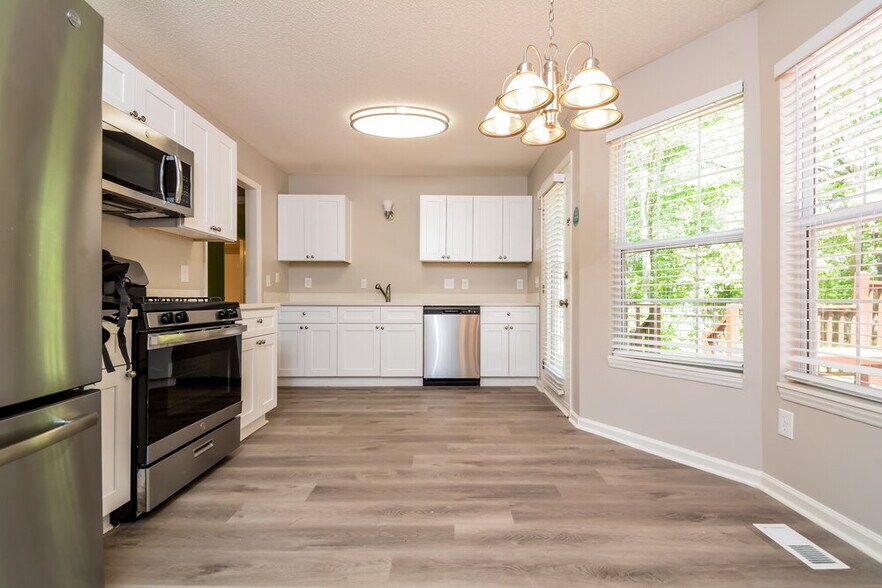 Building Photo - 5321 Botany Bay Dr