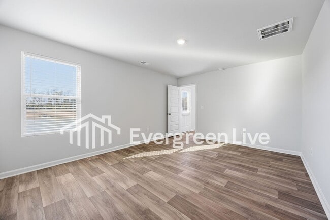 Building Photo - 1235 English Oaks St