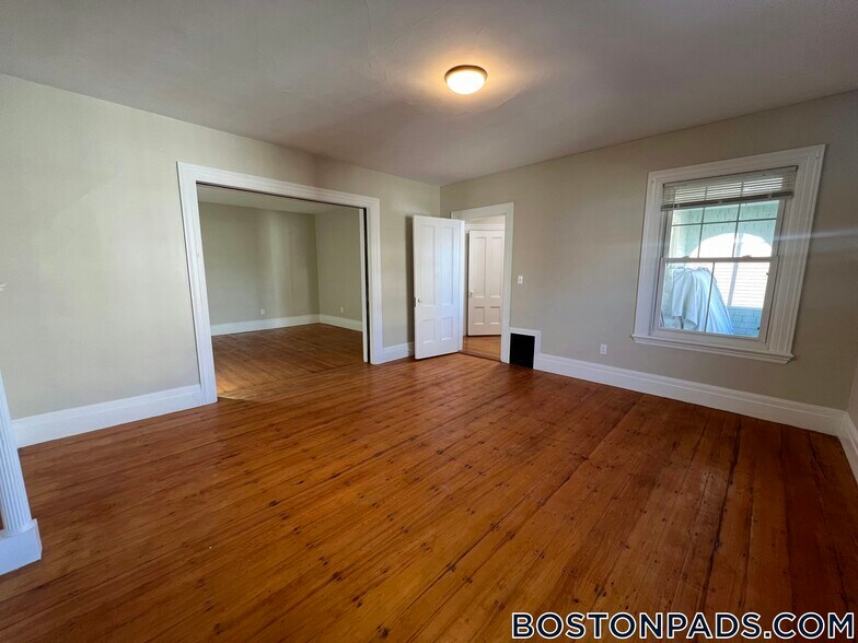 Building Photo - 49 Forbes St