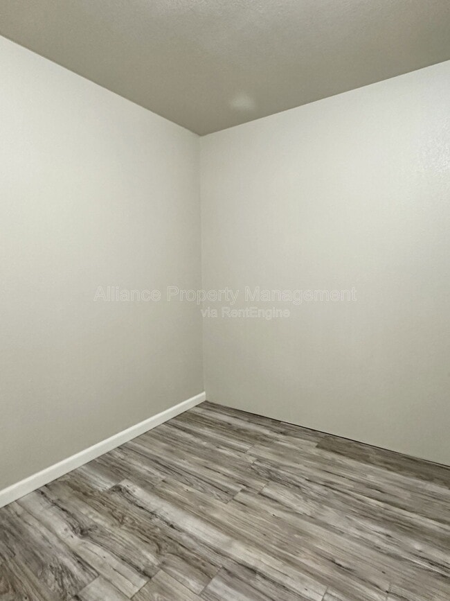 Building Photo - 6039 Jorie Rd