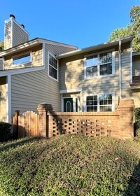 Building Photo - Available 1/10. Beautiful 3BR/3 BA Townhome Available in the Heart of Mt Pleasant!