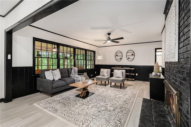 Building Photo - 788 Sherwood Rd N W