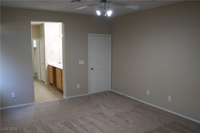 Building Photo - 3764 Bowers Hollow Ave