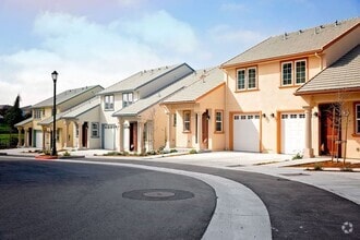 Building Photo - 44 Blackbird Cir