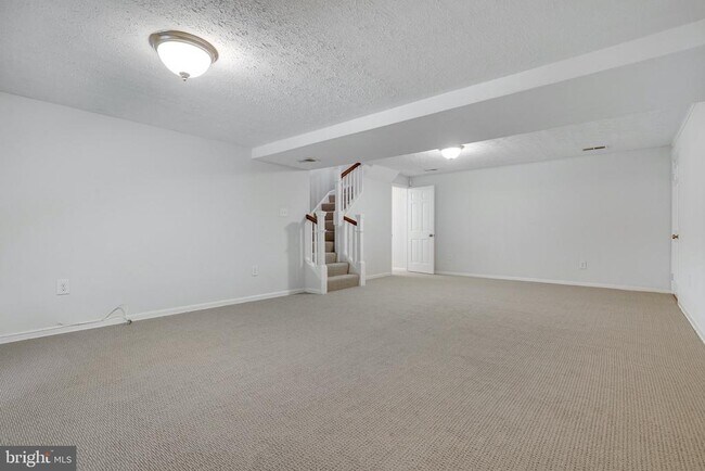 Building Photo - 9622 Cinnamon Creek Dr