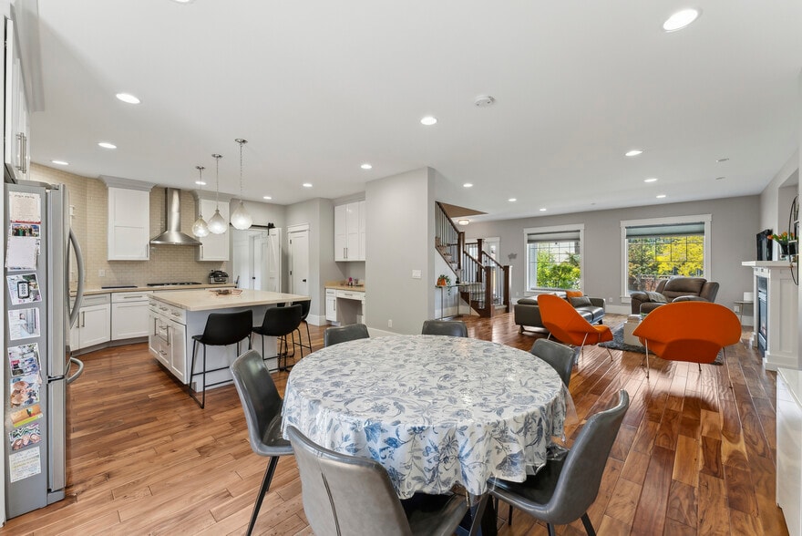 main floor entertaining area - 1044 E Wood Ave
