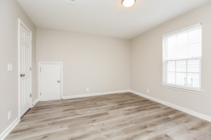 Building Photo - 7449 E Winchester Dr