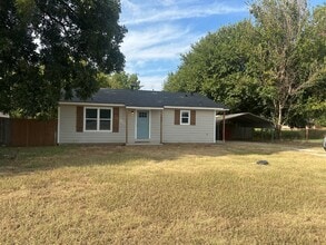 Building Photo - 106 E Florida Ave