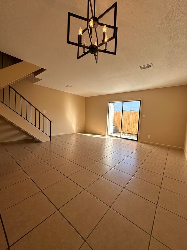 Building Photo - 2 Bedroom Condo In Destin-- Legion Drive!