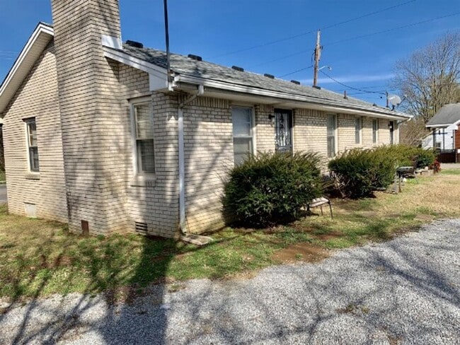 Primary Photo - 603 Long Hollow Pike