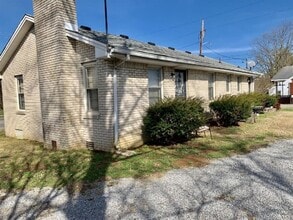 Building Photo - 603 Long Hollow Pike