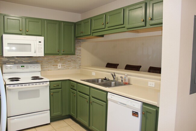 Building Photo - 4434 Gearhart Rd