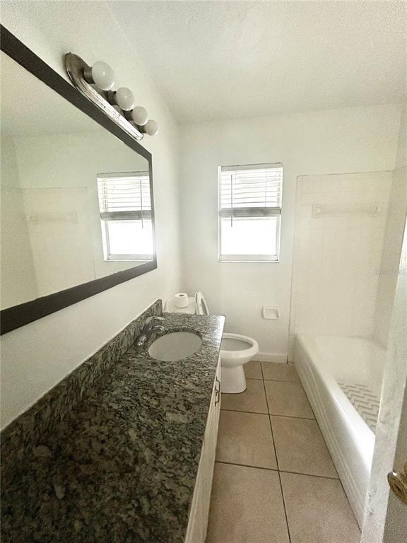 Building Photo - 2695 Fruitville Rd