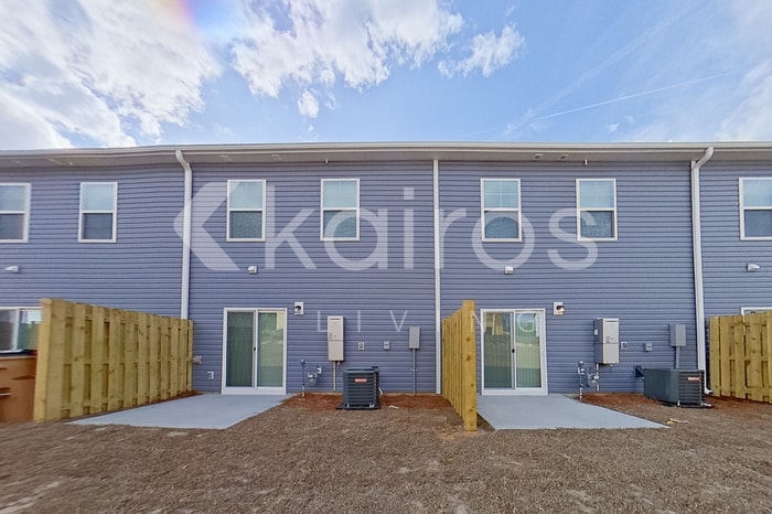 Building Photo - 2129 Banyon Cir