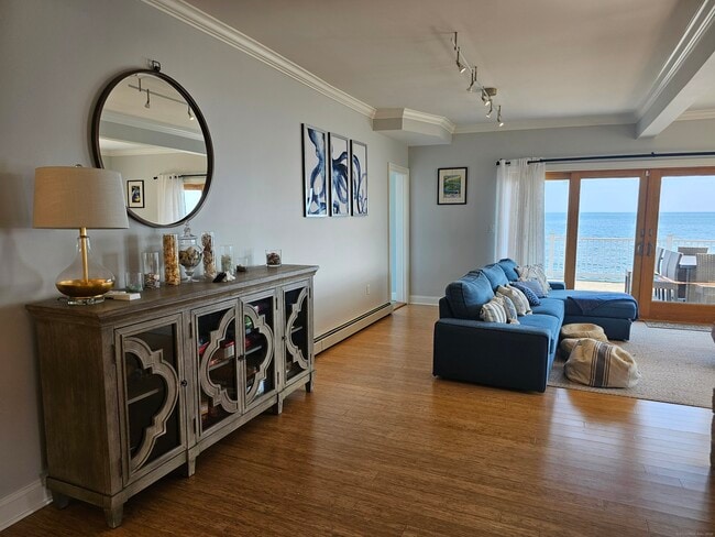 Building Photo - 62 Cosey Beach Ave
